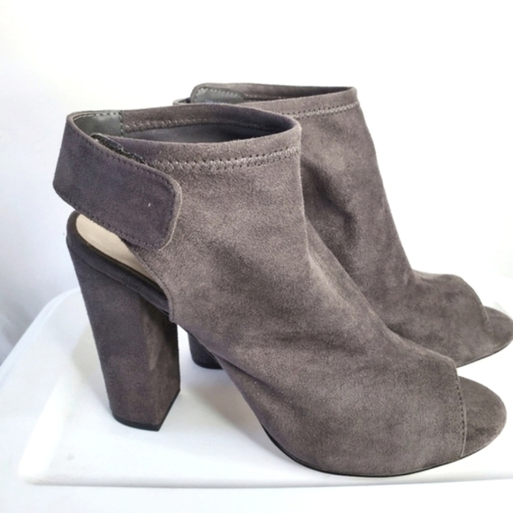 Aldo Suede Peep Toe Bootie Size 11 Gray Open Back Ankle Wrap Chunky Heel Shoe - Picture 15 of 15